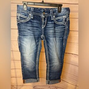 LIKE NEW Rock Revival Capri Studded ‘Becky’ Buckle Exclusive Lowrise Jean